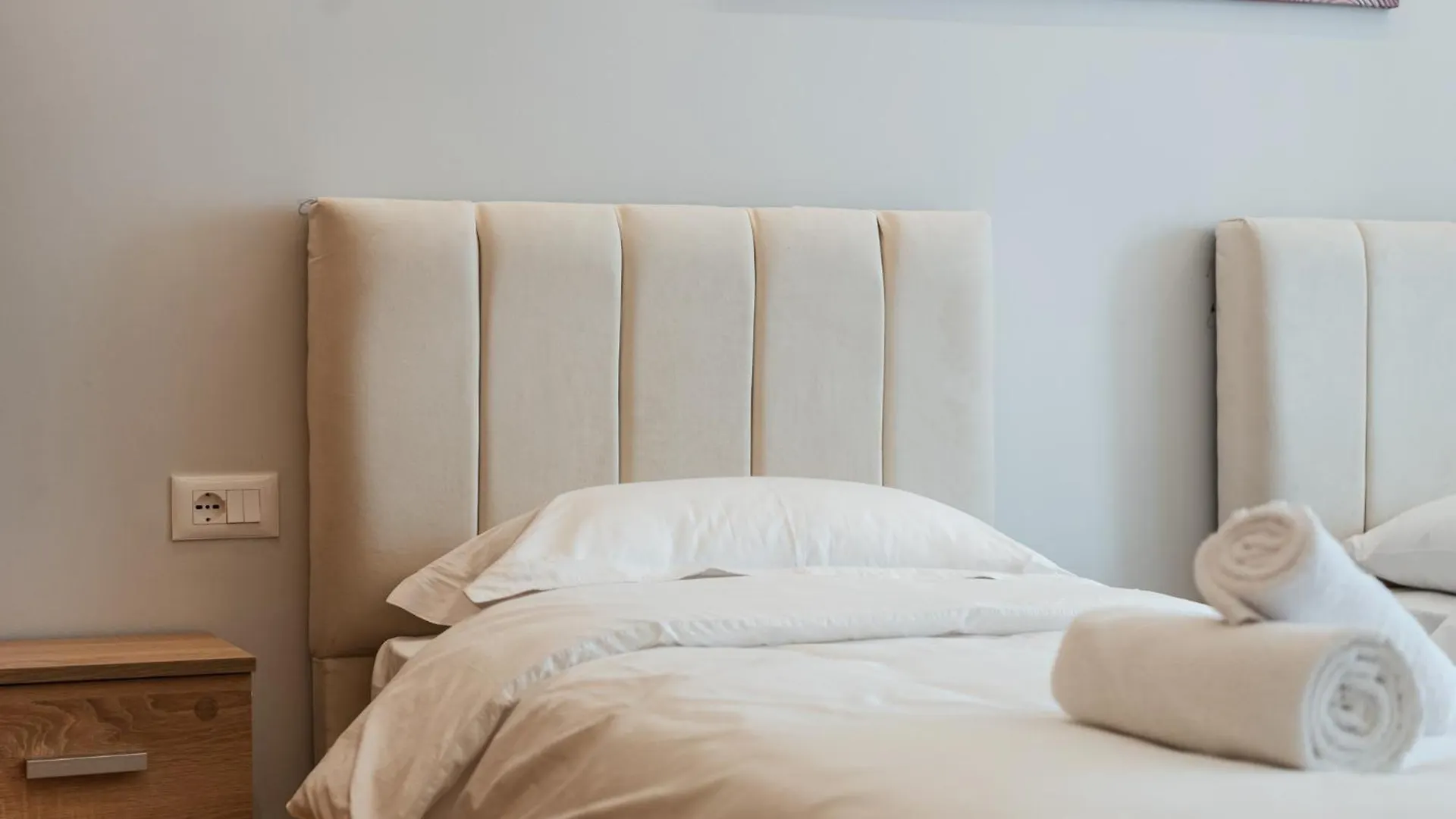 טיראנה Meduza Apartment By Kondo Stays אלבניה