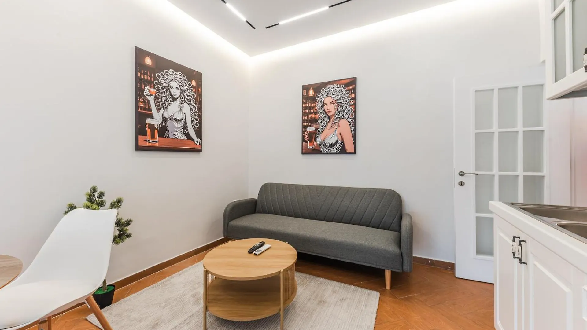 טיראנה Meduza Apartment By Kondo Stays אלבניה